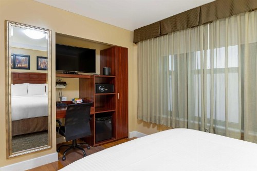 Best Western Plus Hospitality House Suites - image 2
