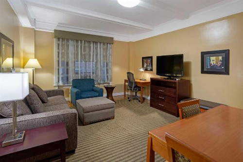 Best Western Plus Hospitality House Suites - image 28