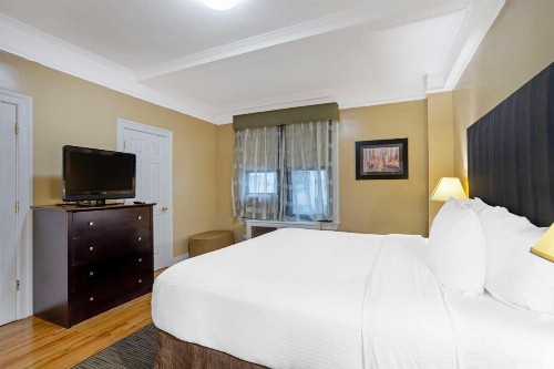 Best Western Plus Hospitality House Suites - image 33