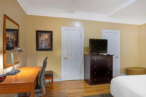 Best Western Plus Hospitality House Suites - image 34