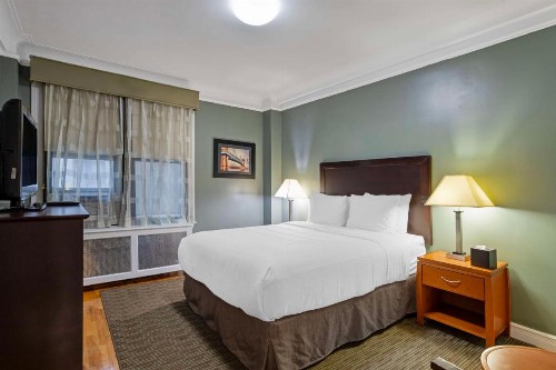 Best Western Plus Hospitality House Suites - image 36