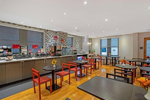 Best Western Plus Hospitality House Suites - image 8
