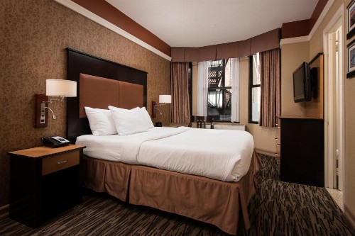 The Hotel at Fifth Avenue - image 15