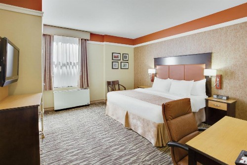 The Hotel at Fifth Avenue - image 28