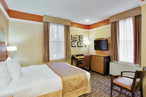 The Hotel at Fifth Avenue - image 33