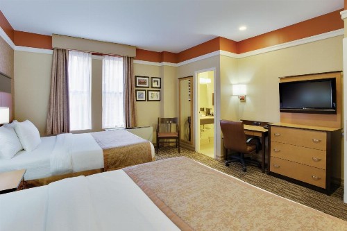 The Hotel at Fifth Avenue - image 34