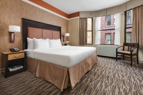 The Hotel at Fifth Avenue - image 4