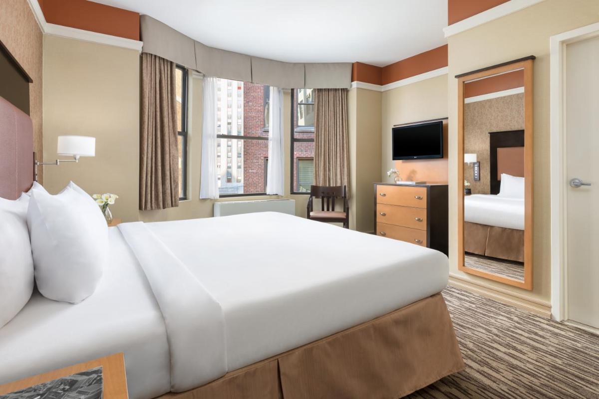 The Hotel at Fifth Avenue - image 5