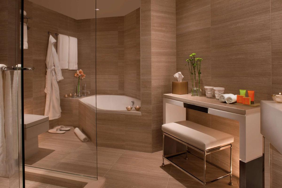 Millennium Hilton New York One UN Plaza - image 5