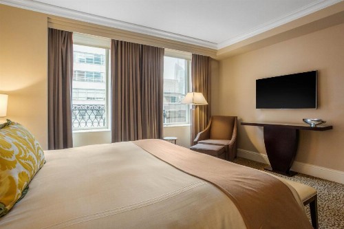Omni Berkshire Place - image 32
