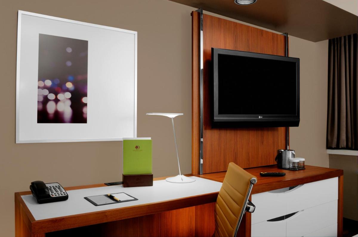 DoubleTree by Hilton Metropolitan New York City - image 7