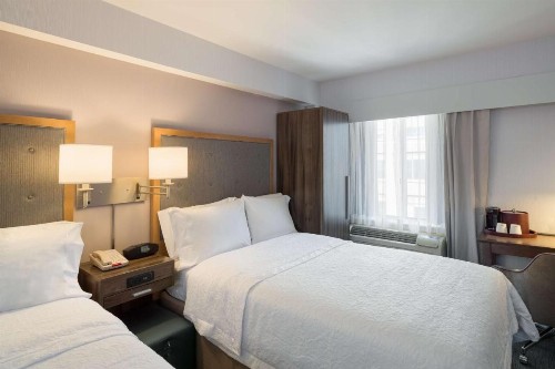 Hampton Inn Madison Square Garden - image 10