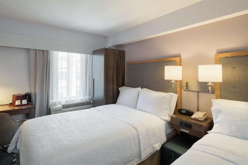 Hampton Inn Madison Square Garden - image 13