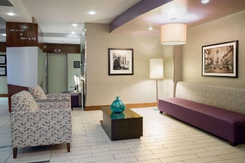 Hampton Inn Madison Square Garden - image 18