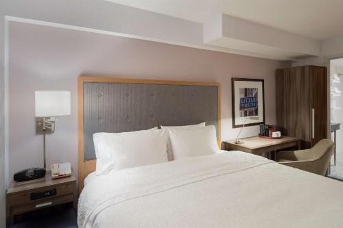 Hampton Inn Madison Square Garden - image 5