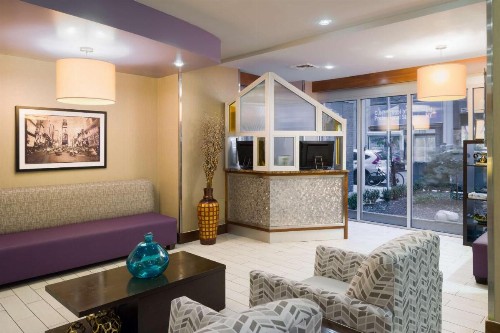 Hampton Inn Madison Square Garden - image 8