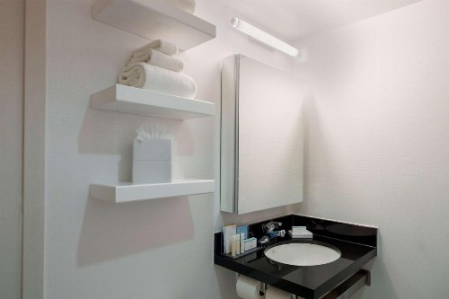 Hampton Inn Manhattan Chelsea - image 17