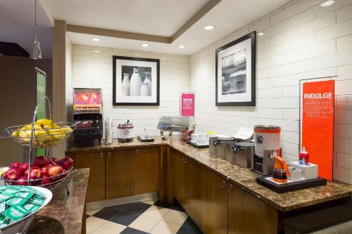 Hampton Inn Manhattan Chelsea - image 2