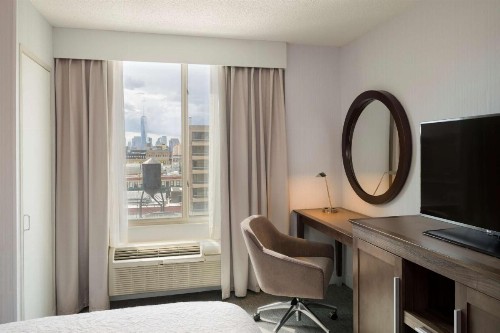 Hampton Inn Manhattan Chelsea - image 25