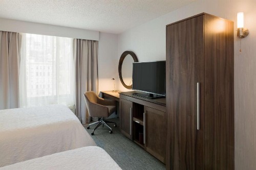 Hampton Inn Manhattan Chelsea - image 28