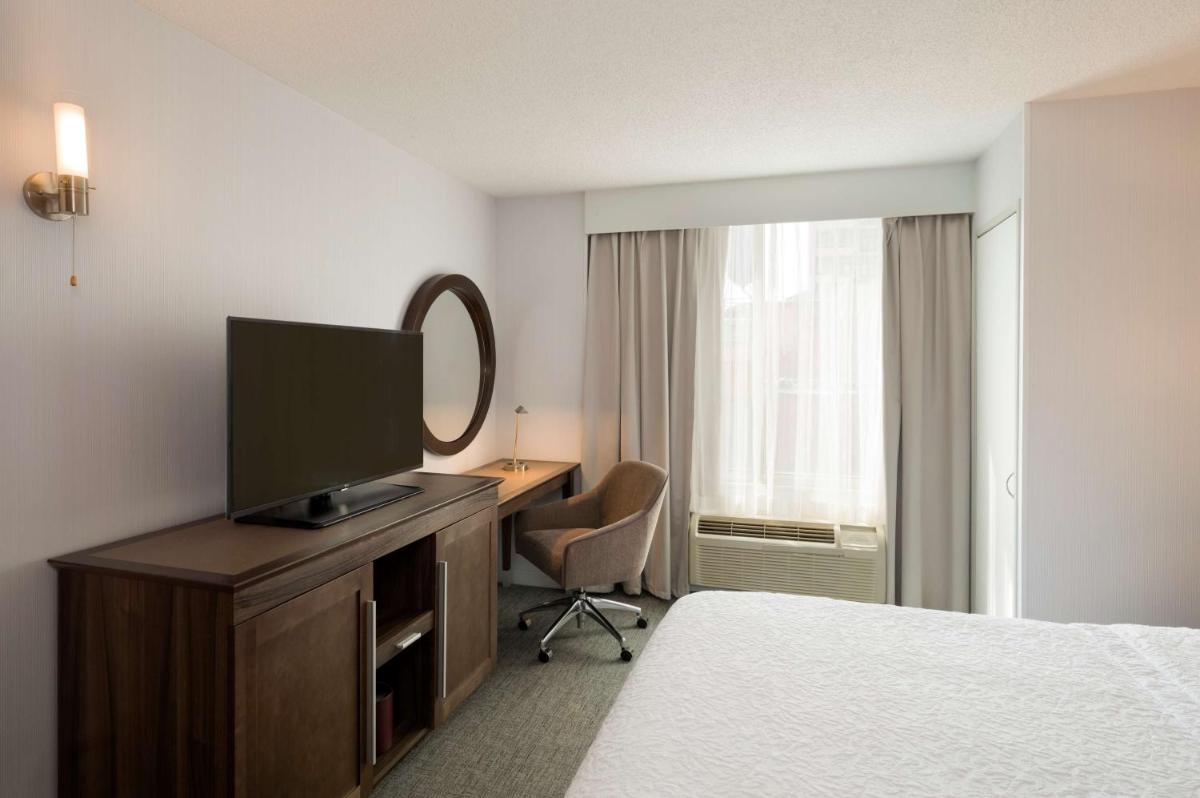 Hampton Inn Manhattan Chelsea - image 3