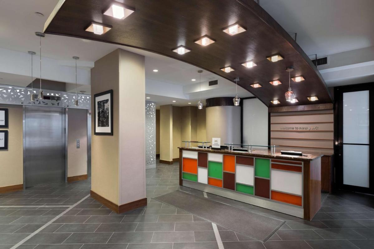 Hampton Inn Manhattan Chelsea - image 6