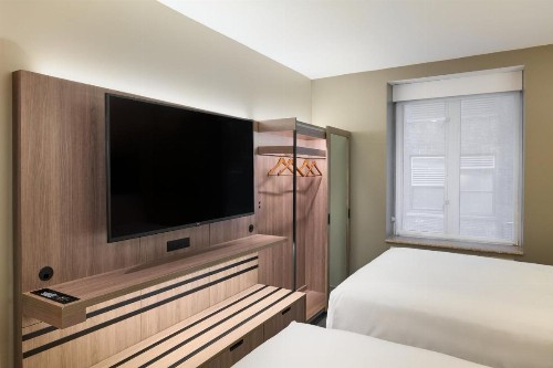 Holiday Inn Express New York City Chelsea an IHG Hotel - image 16