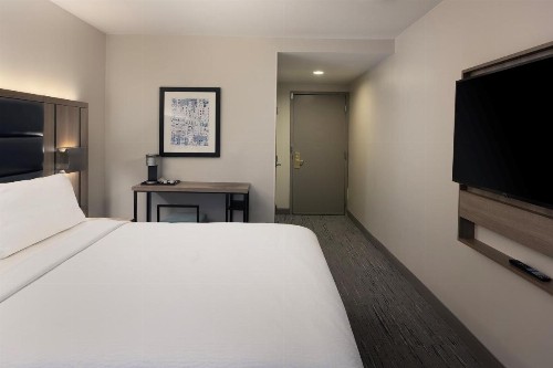 Holiday Inn Express New York City Chelsea an IHG Hotel - image 30