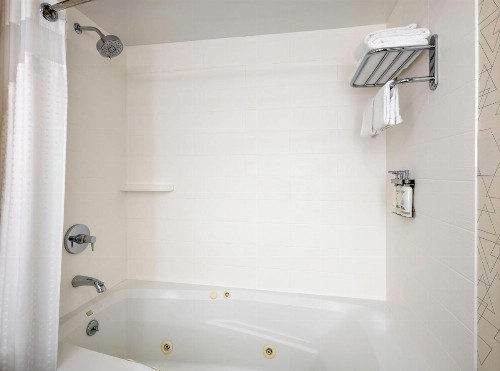 Holiday Inn Express New York City Chelsea an IHG Hotel - image 46
