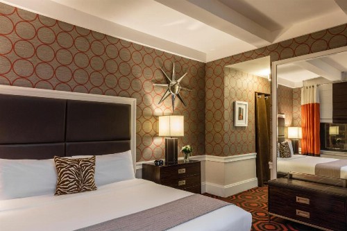Empire Hotel - image 26