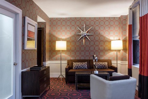 Empire Hotel - image 45