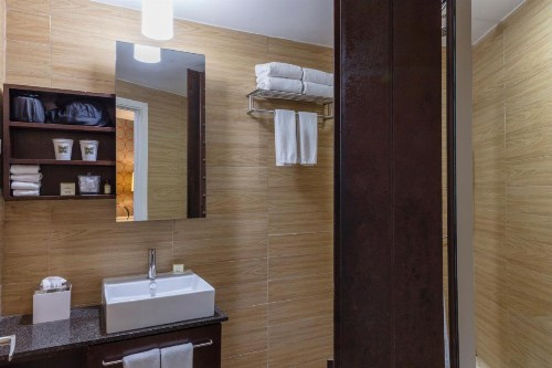 Empire Hotel - image 49