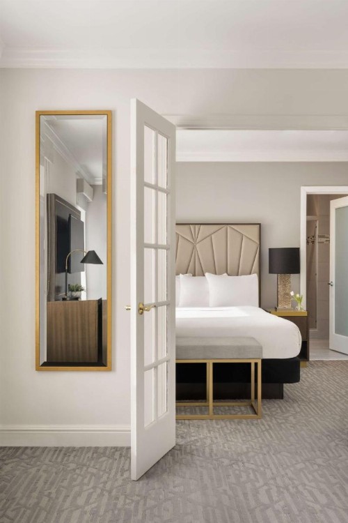 Martinique New York on Broadway Curio Collection by Hilton - image 16