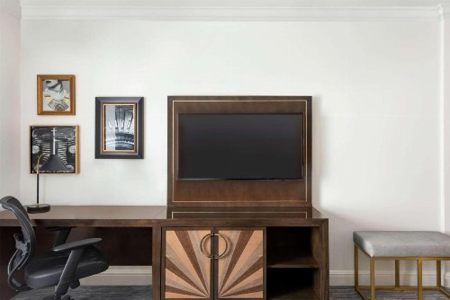 Martinique New York on Broadway Curio Collection by Hilton - image 38