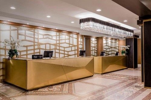 Martinique New York on Broadway Curio Collection by Hilton - image 8