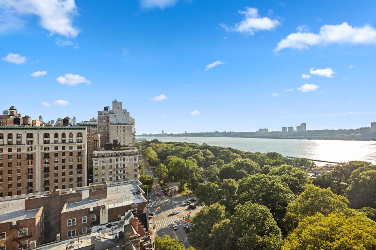 Riverside Tower Hotel - main image