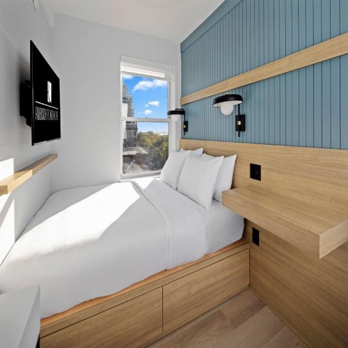 Riverside Tower Hotel - image 11
