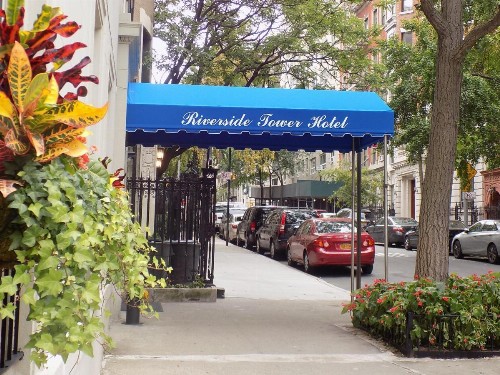 Riverside Tower Hotel - image 25