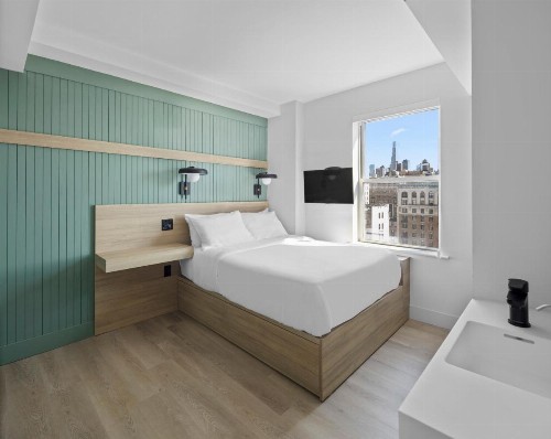 Riverside Tower Hotel - image 30