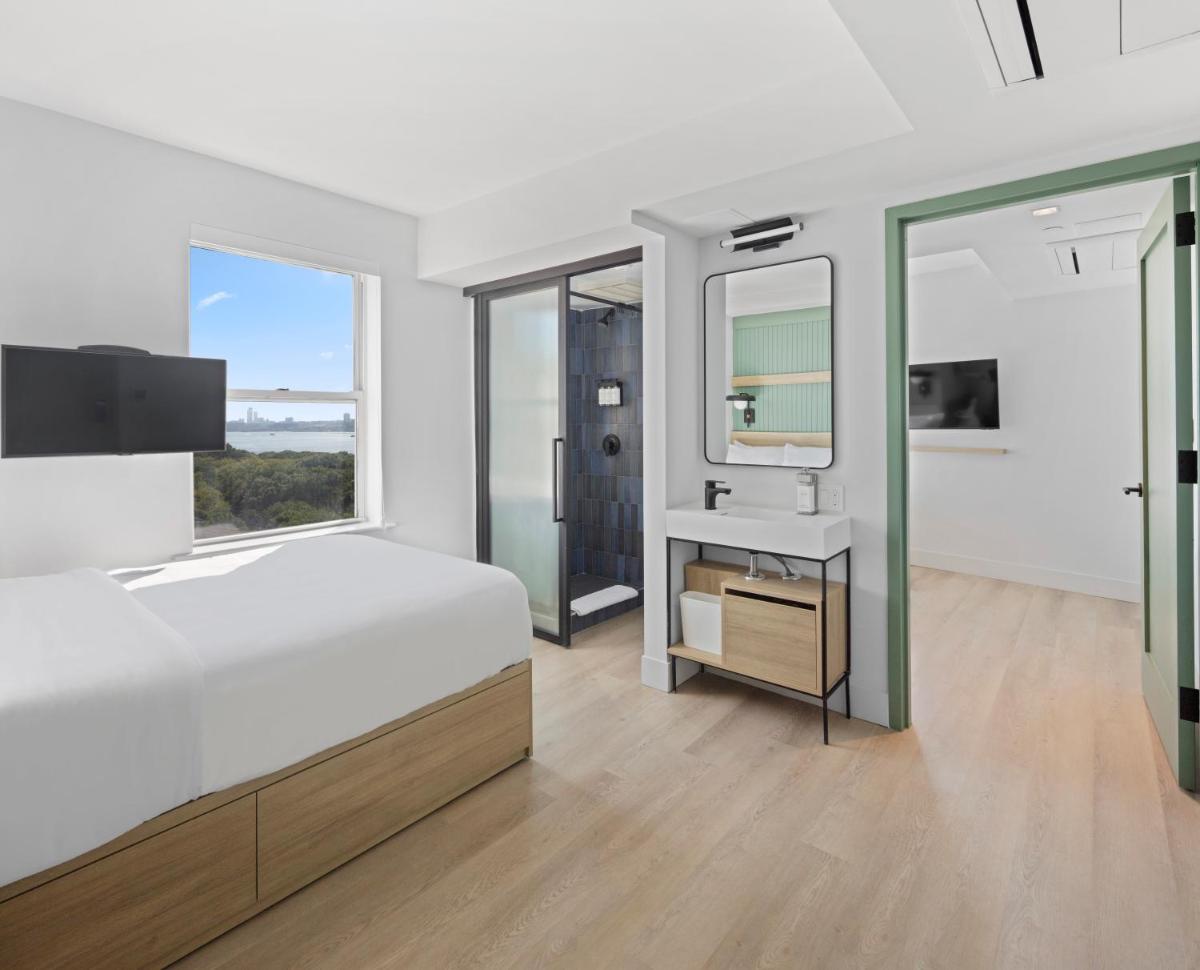 Riverside Tower Hotel - image 5