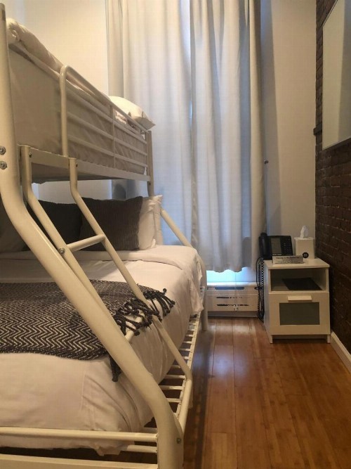 Chelsea Inn - image 2