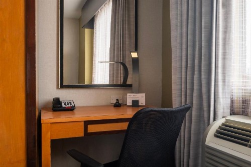 Holiday Inn Express - Times Square an IHG Hotel - image 34
