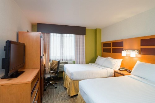 Holiday Inn Express - Times Square an IHG Hotel - image 36