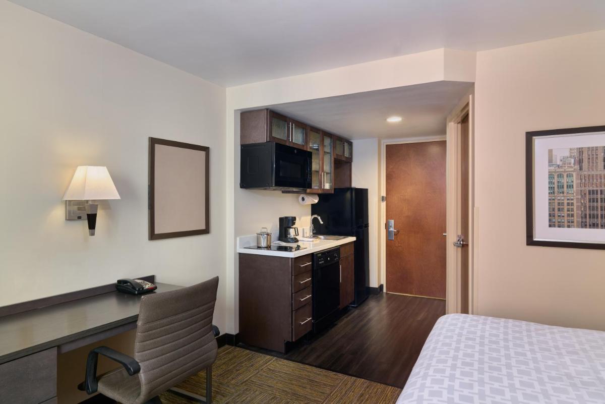 Candlewood Suites NYC -Times Square an IHG Hotel - image 2