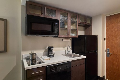 Candlewood Suites NYC -Times Square an IHG Hotel - image 3