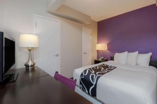 La Quinta by Wyndham New York City Central Park - image 11
