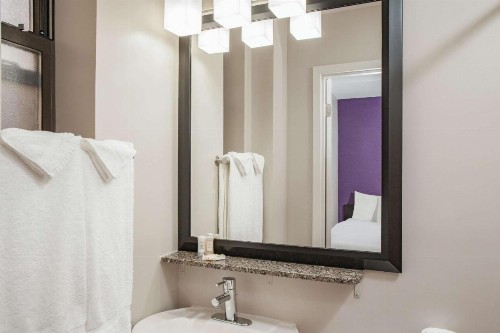 La Quinta by Wyndham New York City Central Park - image 13