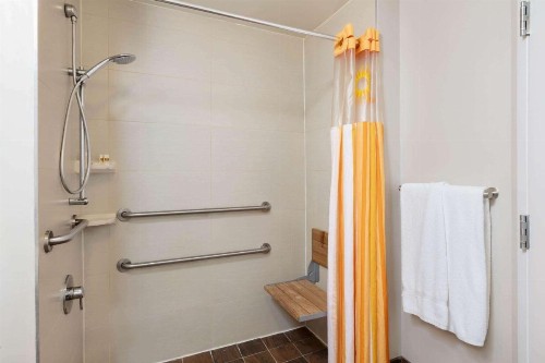 La Quinta by Wyndham New York City Central Park - image 17
