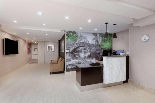 La Quinta by Wyndham New York City Central Park - image 23