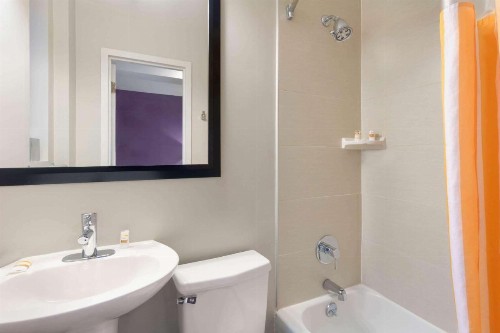 La Quinta by Wyndham New York City Central Park - image 33